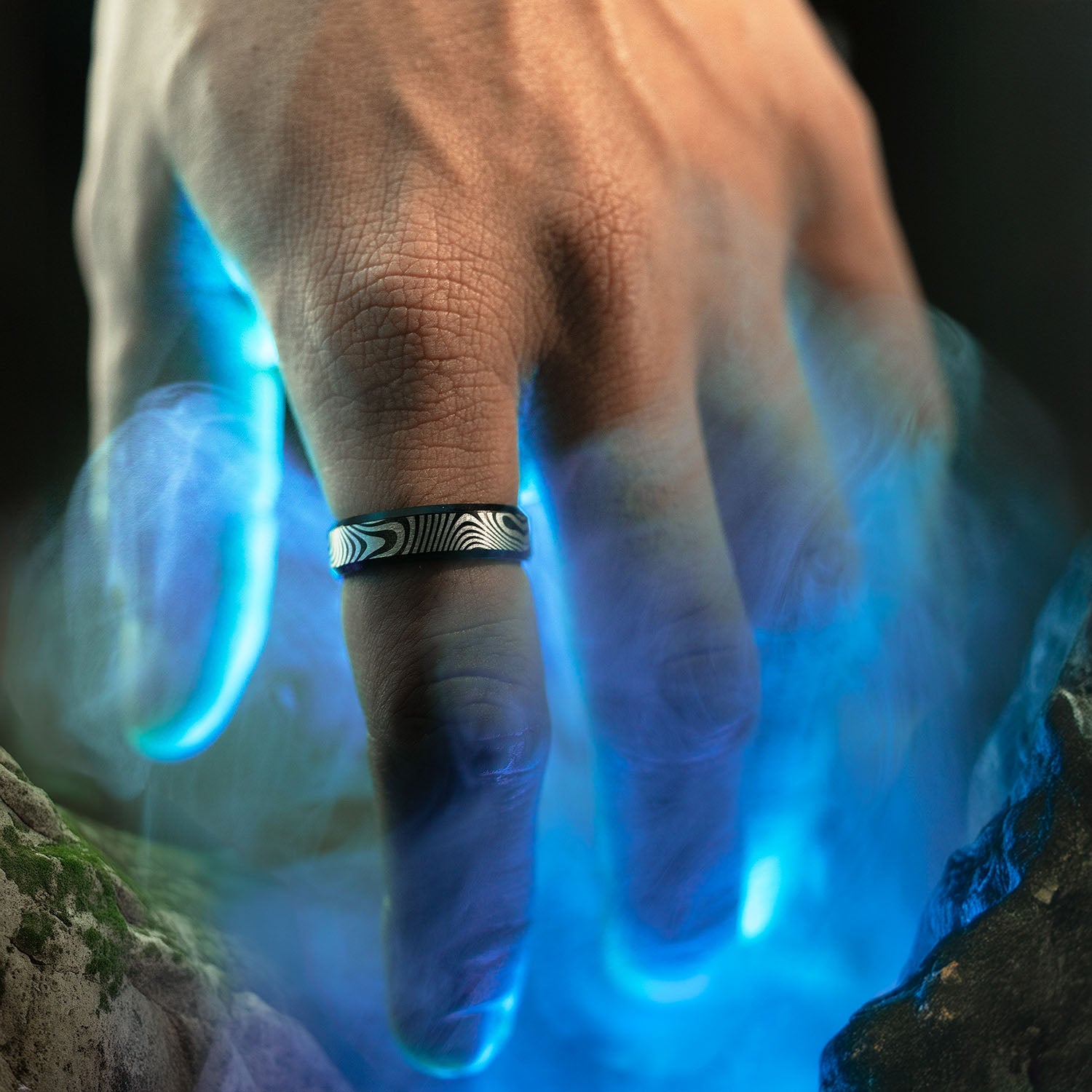 Damascus Beveled Ring Black