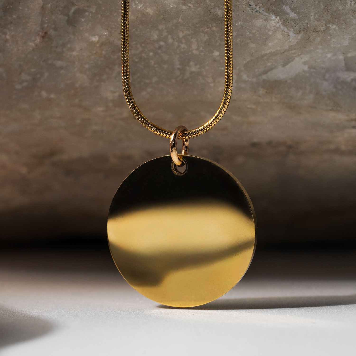 Circle Necklace Gold